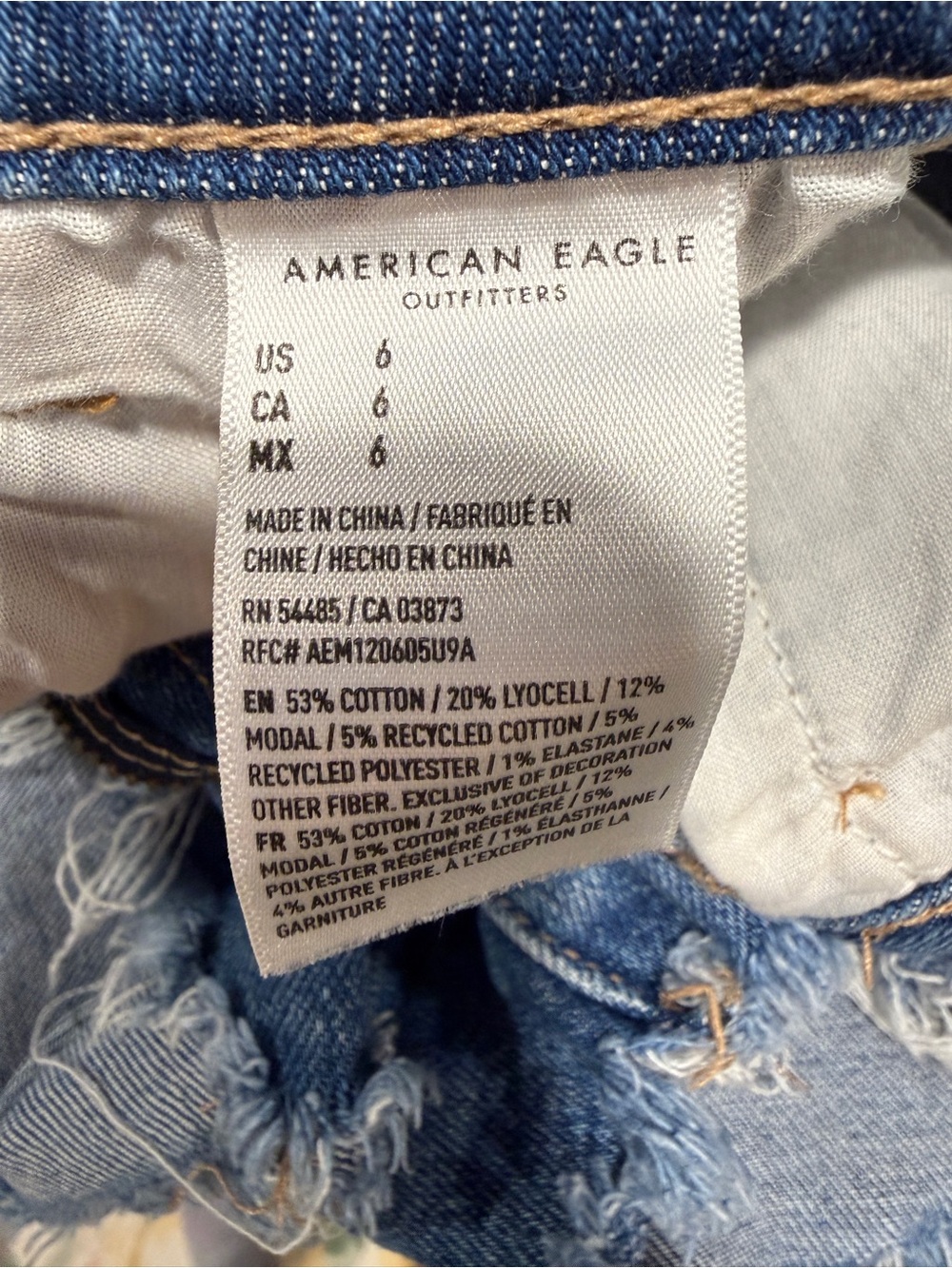 American Eagle Mom Shorts Size 6 Distressed Denim Jean Shorts High Rise Frayed - Picture 12 of 12